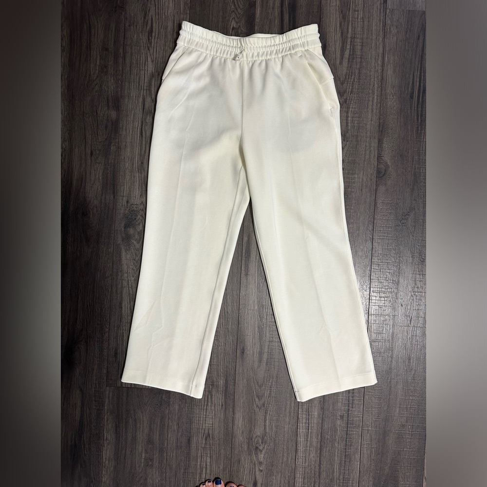 Lululemon Softstreme High-Rise Straight Leg Crop.